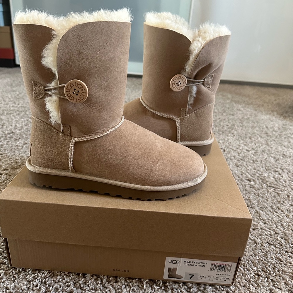 Uggs Bailey Button II